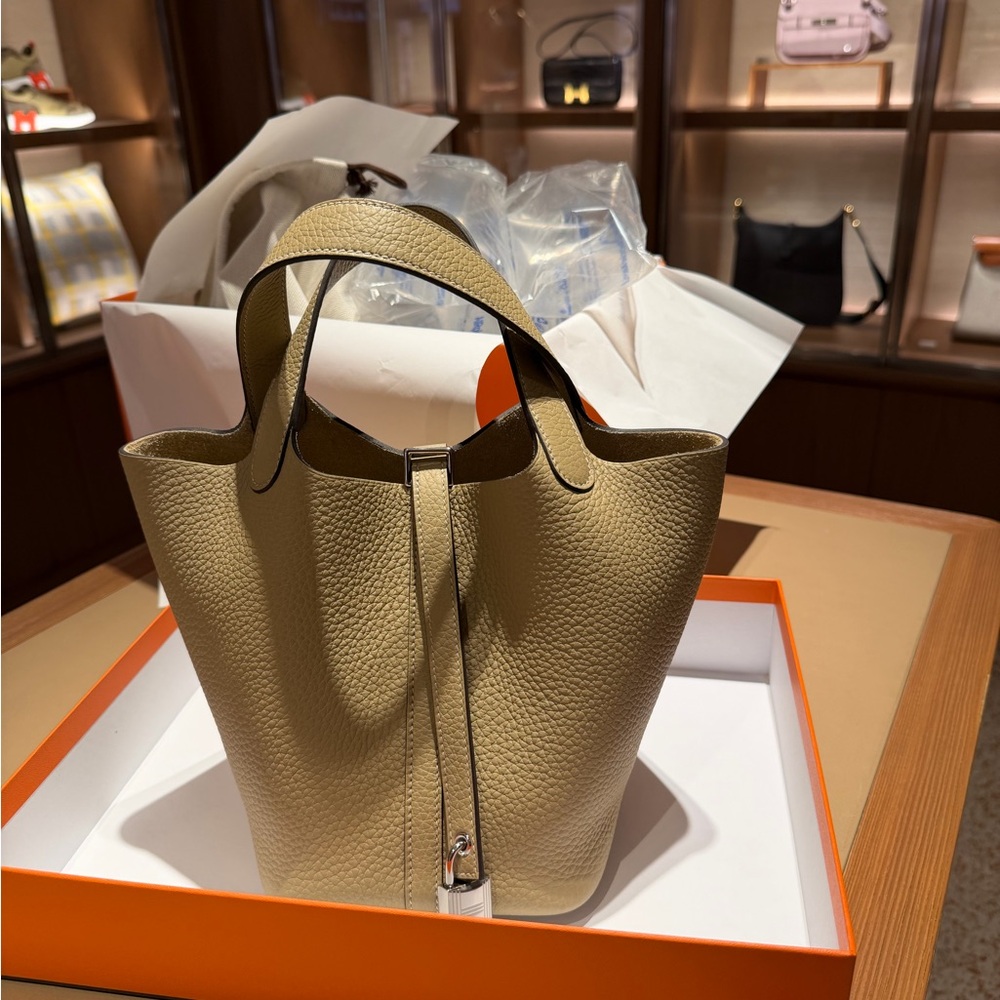 AUTHENTIC Hermes Picotin Beige 18  Leather Tote Bull calfskin S2 Trench color